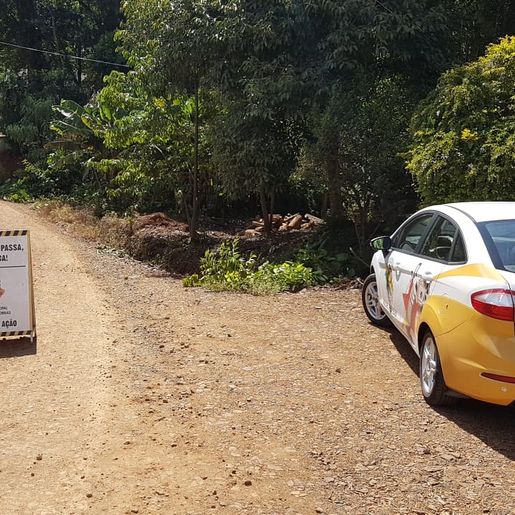 Estrada é interditada em Itapiranga para instalação de galerias