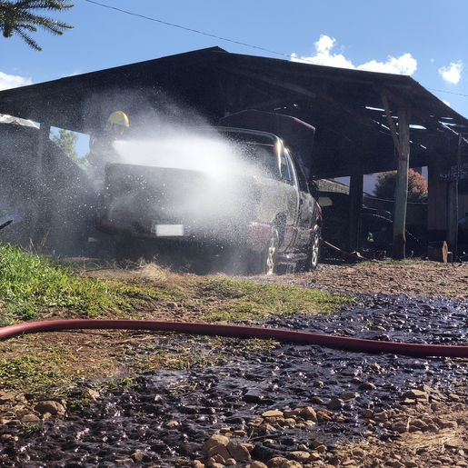 Incêndio em veículo mobiliza bombeiros de Campo Erê