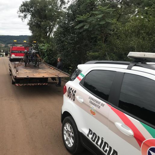 Polícia Militar de Itapiranga recolhe ciclomotores