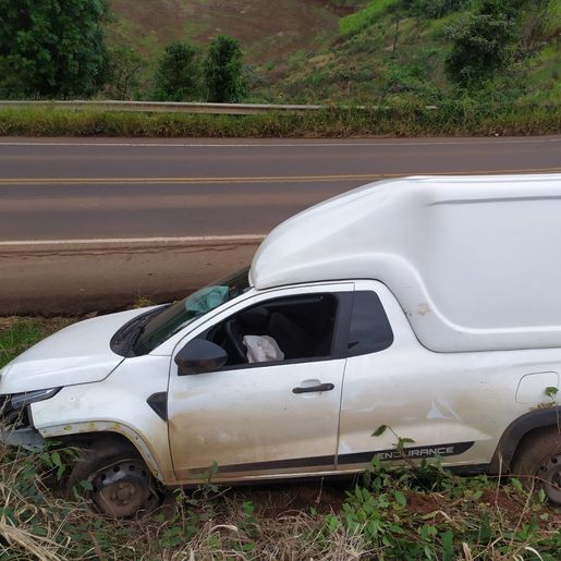 Veículo furtado em Itapiranga é encontrado abandonado em Descanso após acidente