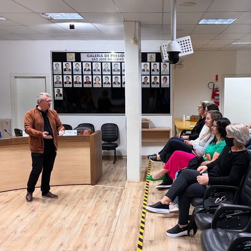 Sala do Empreendedor promove capacitação para fortalecer a participação em licitações em SJCedro