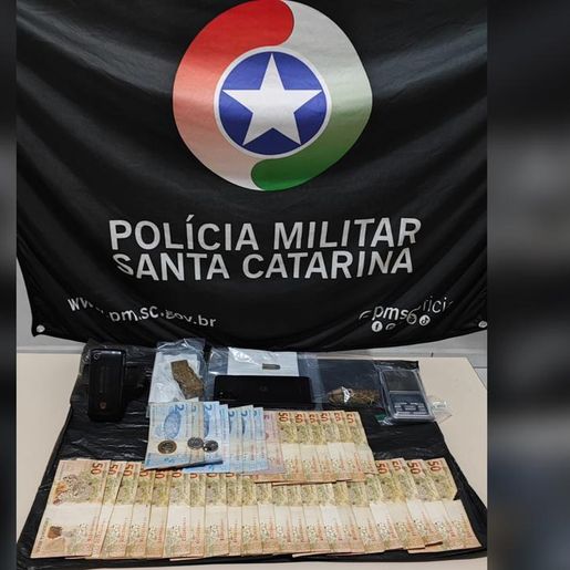 Homem é preso pela PM por tráfico de drogas em SMOeste