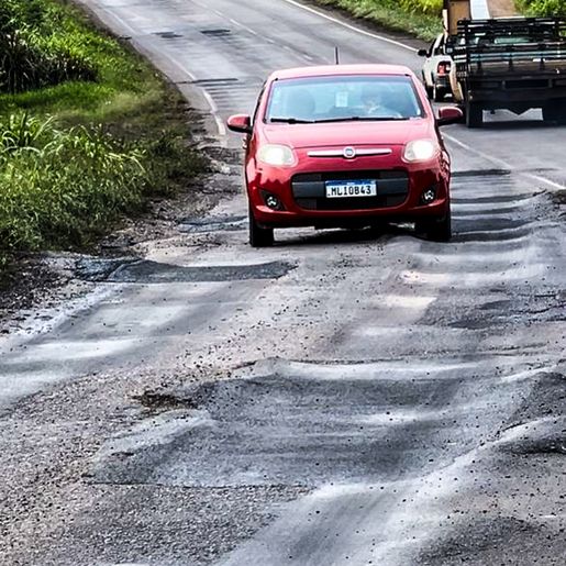 Motorista reclama de buracos na BR-163 e empreiteira explica situação