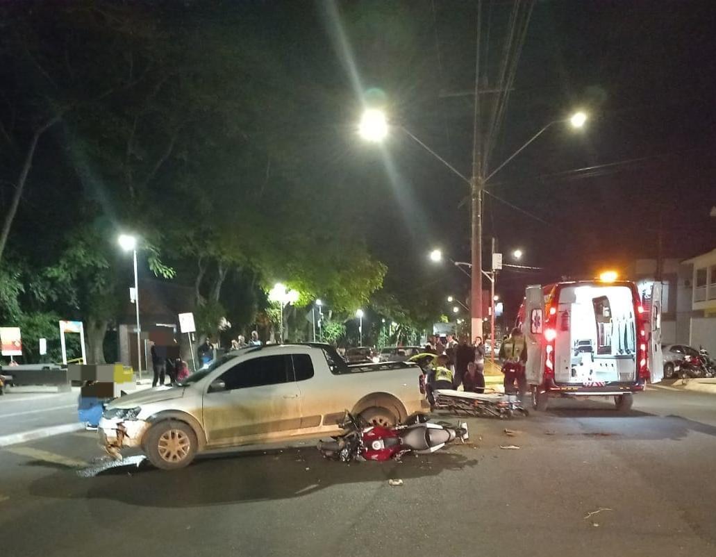 Motociclista fica ferido em colisão com carro em Itapiranga