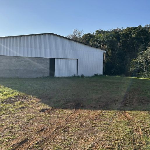 Princesa leiloa galpão com foco em geração de empregos e sustentabilidade