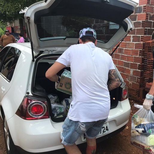 IEQ distribui mais de uma tonelada de alimentos para famílias afetadas pelo coronavírus