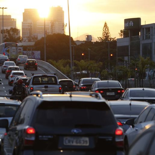 Com volta da fiscalização, multas de velocidade disparam 70% nas rodovias