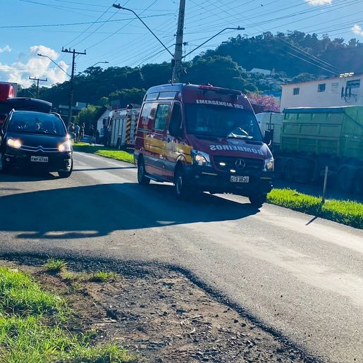 Jovem fica gravemente ferida em atropelamento no centro de Itapiranga