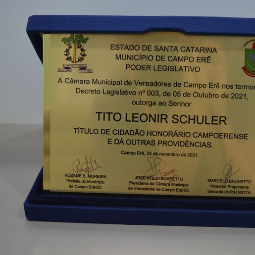 Câmara faz sessão solene para entrega de placa de cidadão honorário campoerense