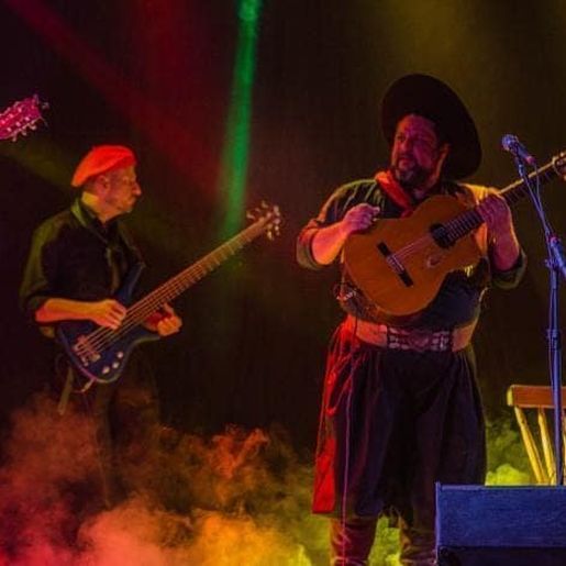 CTG Mate Amargo encerra semana farroupilha com show de César Oliveira e Rogério Melo; veja fotos