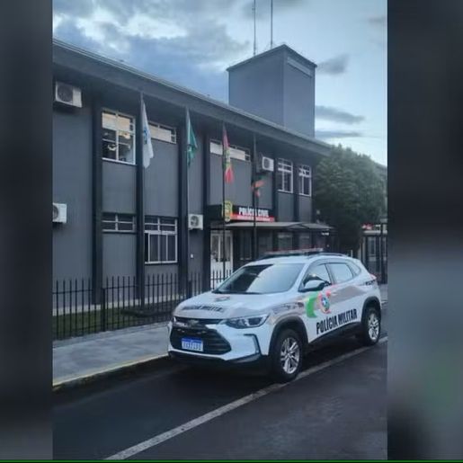 Mãe e padrasto são presos após morte de bebê de 8 meses em SC