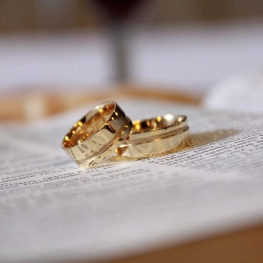 Pesquisa mostra que pandemia fez número de casamentos cair até 61%