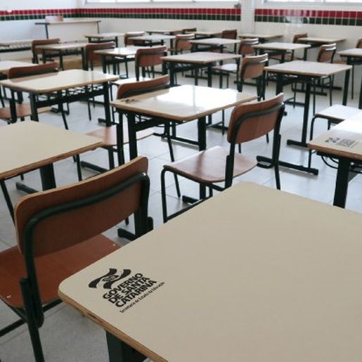 Projeto que prevê retorno das atividades escolares é protocolado em SC