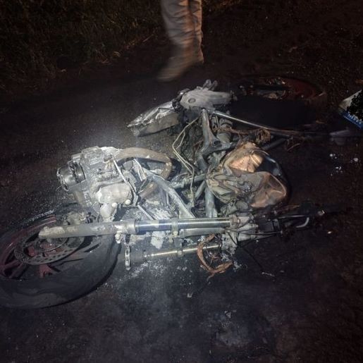 Jovem morre após cair de moto e ser atropelado por caminhão, na BR-158