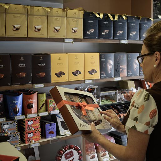 Vendas no comércio varejista crescem 8% de maio para junho, diz IBGE