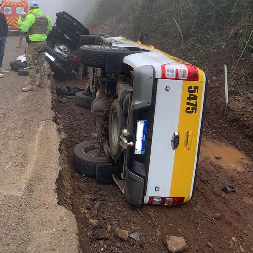 Fuga termina em acidente envolvendo viatura da PMRv e carro de passeio na SC-283