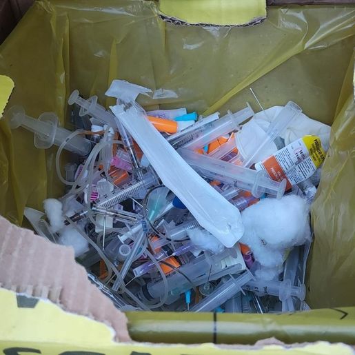 Mulher é indiciada por descarte irregular de materiais hospitalares em Maravilha