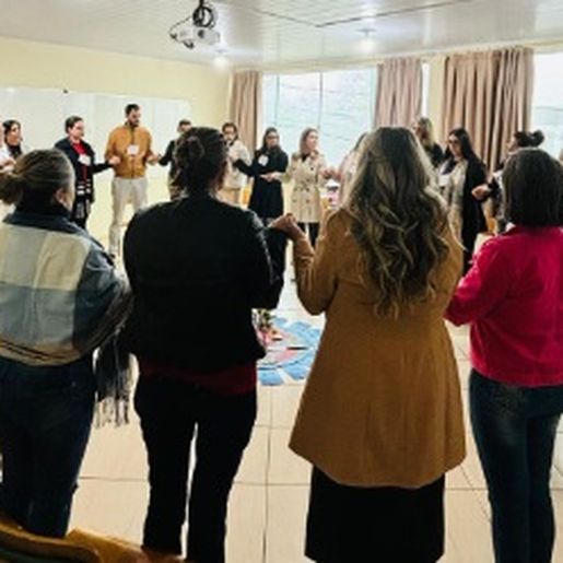 Coordenadoria Regional de Educação de São Miguel do Oeste recebe projeto Escola Restaurativa