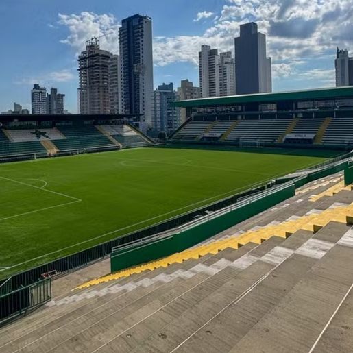 Chape recebe o Santos na estreia do Brasileirão com transmissão da Peperi