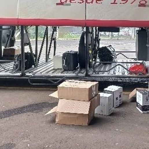 Ônibus com licenciamento atrasado é flagrado transportando descaminho em SMOeste
