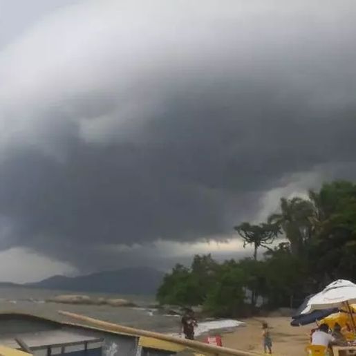 Defesa Civil alerta para risco de temporais e calor intenso em SC