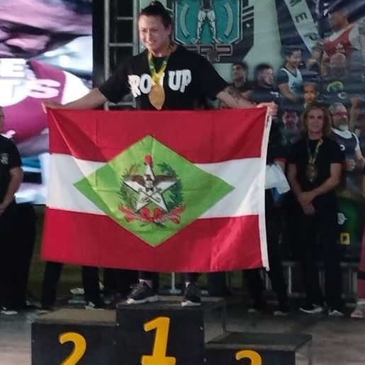 Atleta de Iporã do Oeste supera 220 kg em Campeonato de Powerlifting