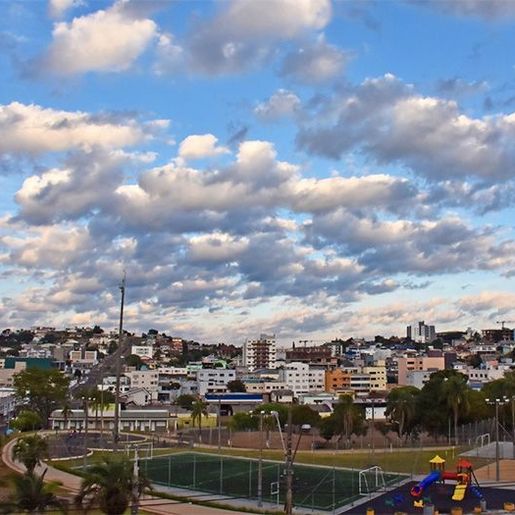 Município flexibiliza uso de espaços públicos e retorno de cursos livres