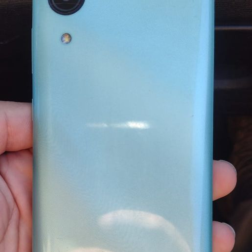 Homem é liberado após ser flagrado com celular furtado comprado por R$ 100