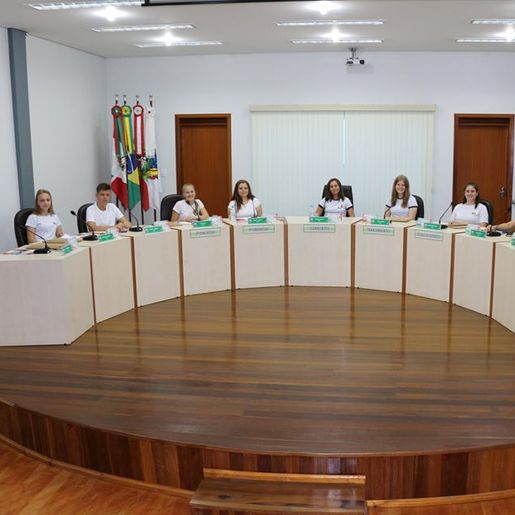 Vereadores mirins de Itapiranga realizam primeira sessão ordinária