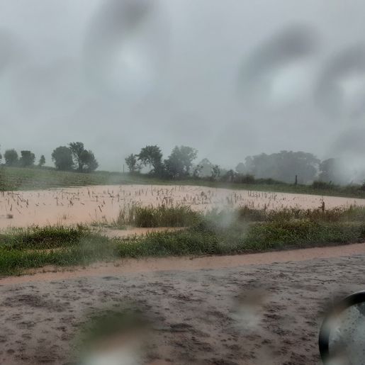 Chuvas causam transtornos em municípios do Extremo Oeste