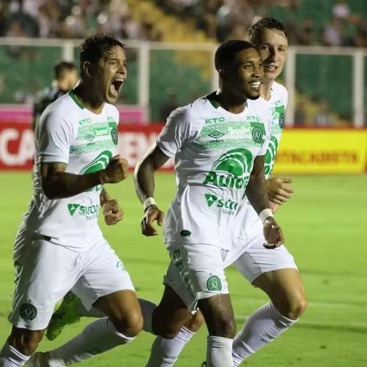 Chapecoense terá mudanças na escalação para encarar o Joinville