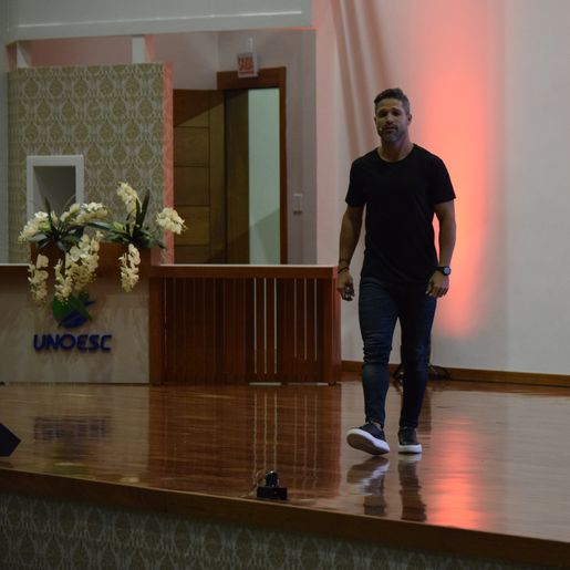 Palestra "Do Risco a Glória" de Diego Ribas reúne grande público em SMOeste