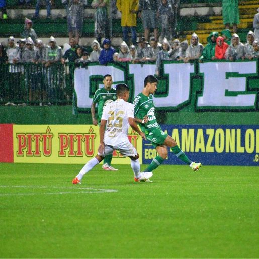 Chapecoense perde para o Cruzeiro na Série B do Brasileirão