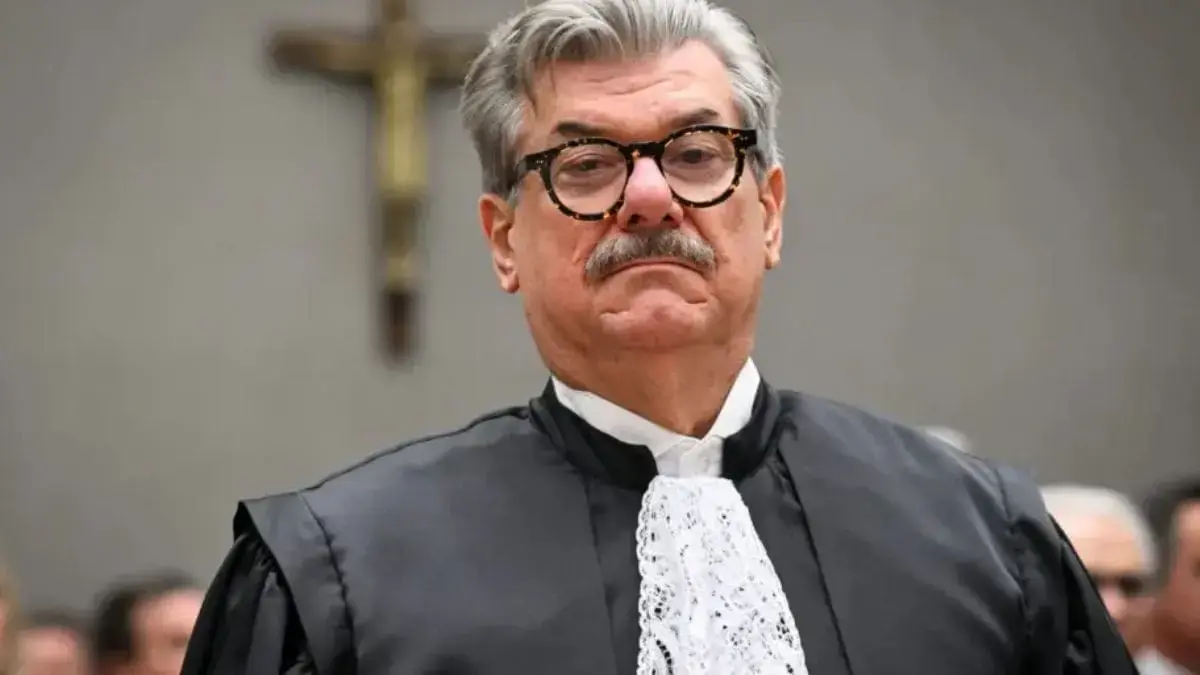 STJ corta 65% do salário de ministro acusado de assédio sexual em SC