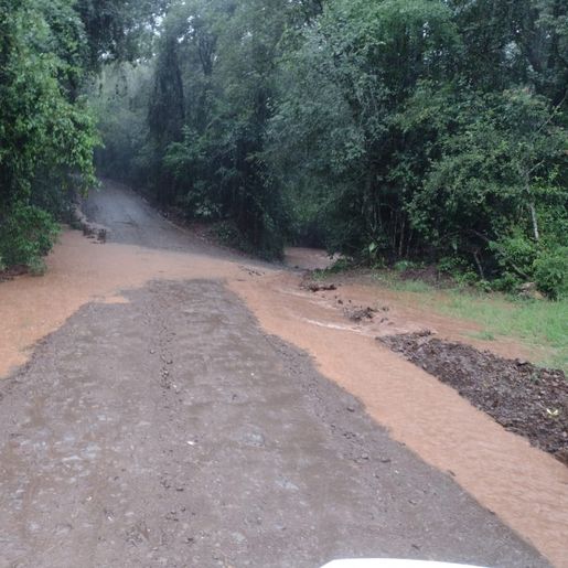 Equipe de obras faz força-tarefa para recuperação de estradas e pontes