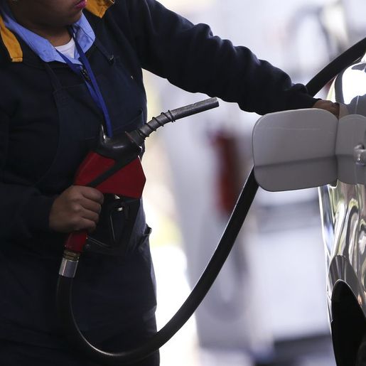 Petrobras anuncia aumento de 5,2% no preço da gasolina e 14,3% no diesel