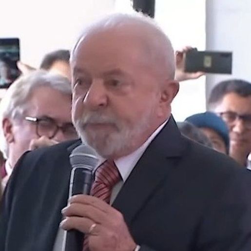 Lula diz que fim do imposto sindical foi 'crime' contra sindicatos