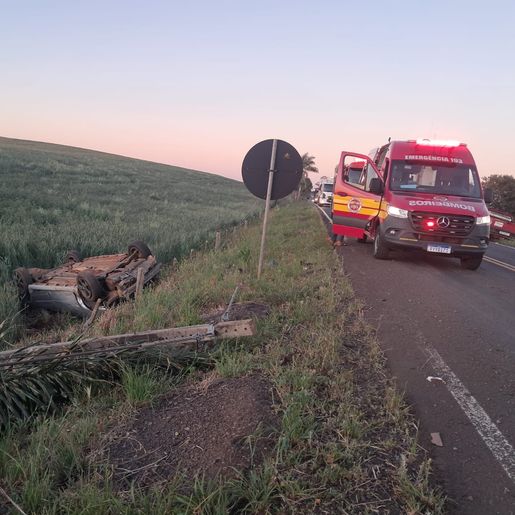 Homem fica ferido em capotamento na SC-305 em Campo Erê