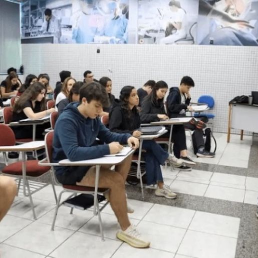 Ministério da Educação publica portaria que aumenta piso salarial de professores