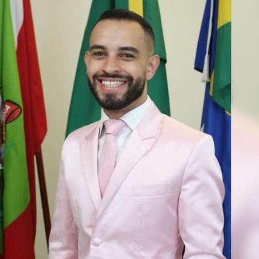 Câmara de Lages aceita pedido de impeachment de vice Jair Junior após caso de violência doméstica