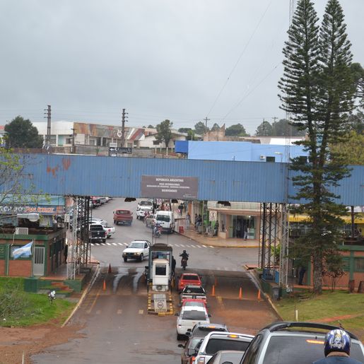 Governo argentino anuncia reabertura da fronteira com Brasil a partir de outubro