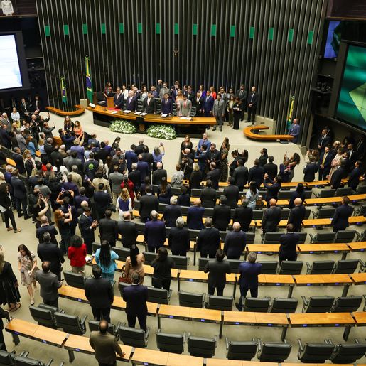 Cláusula de barreira impõe novas exigências e pressiona partidos para 2026