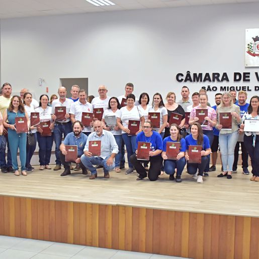 Câmara presta homenagem a Hemosc e a voluntários pelo Dia do Doador de Sangue