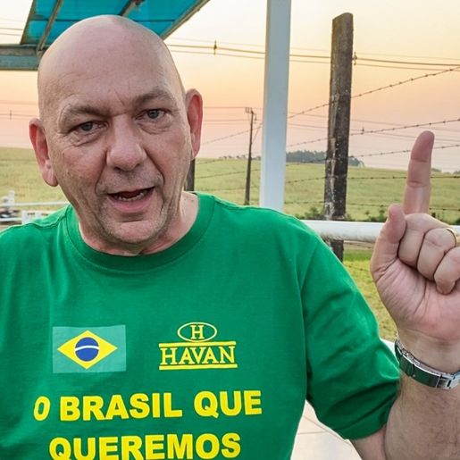 Hang nega risco de golpe e diz que Whatsapp de empresários é “grupo de velhinhos”
