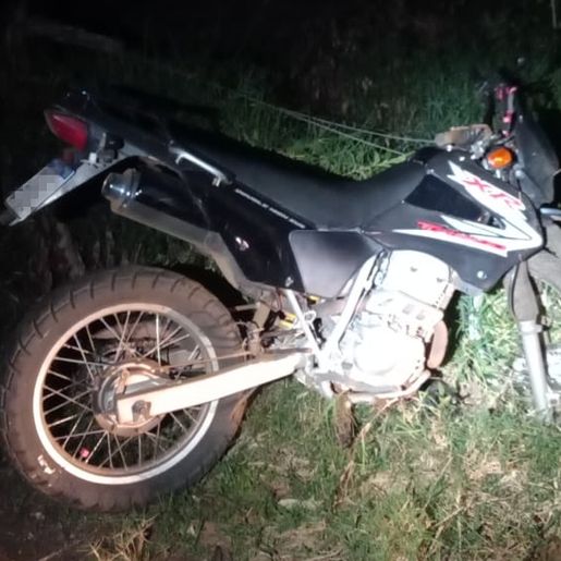Homem é socorrido inconsciente após queda de moto em Riqueza