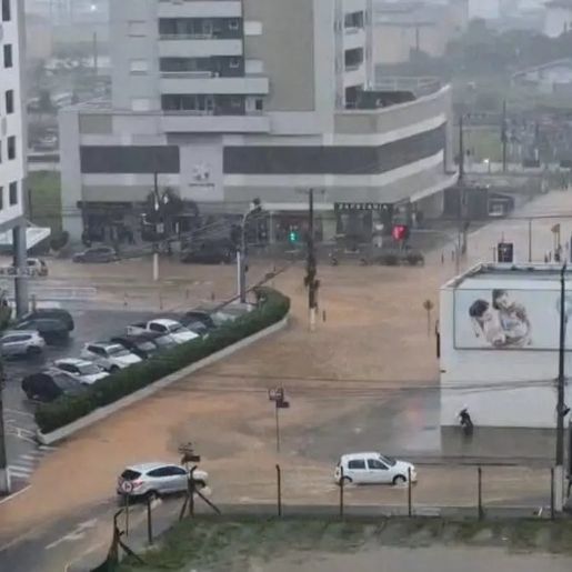 Fortes chuvas levam cinco cidades de SC a decretar situação de emergência