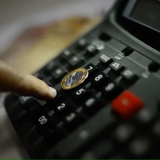 Contas públicas registram déficit de R$ 33,7 bilhões em maio, aponta Banco Central