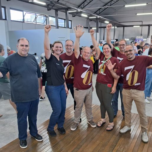 População prestigia reabertura da Feira Livre Central