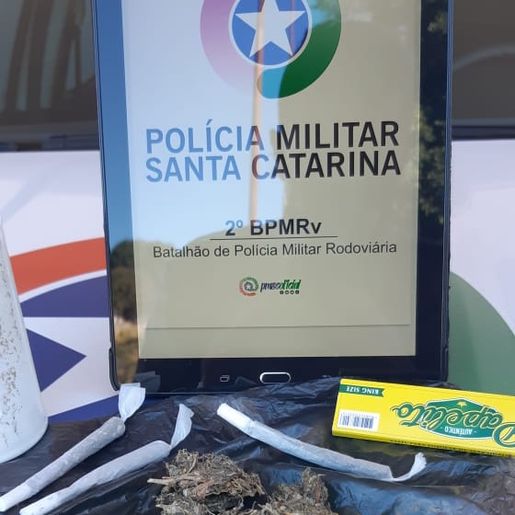 PMR flagra motorista com drogas na SC 163