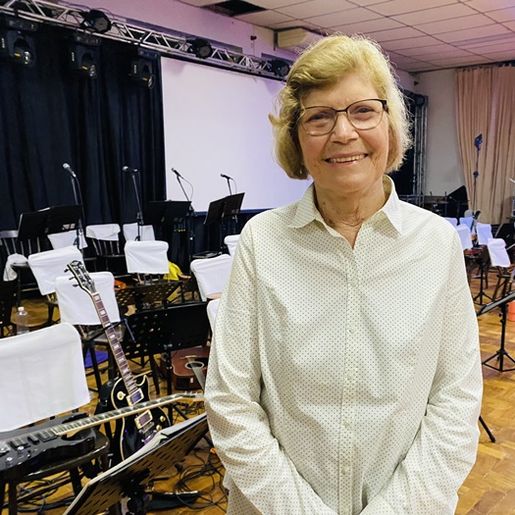 Primeira bibliotecária de Itapiranga recebe homenagens